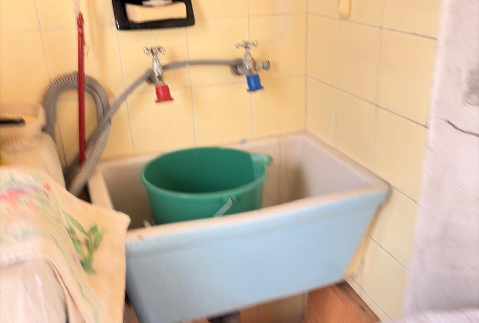 dfcc4b18-3aaf-4a0f-a09a-8499fc8cb164