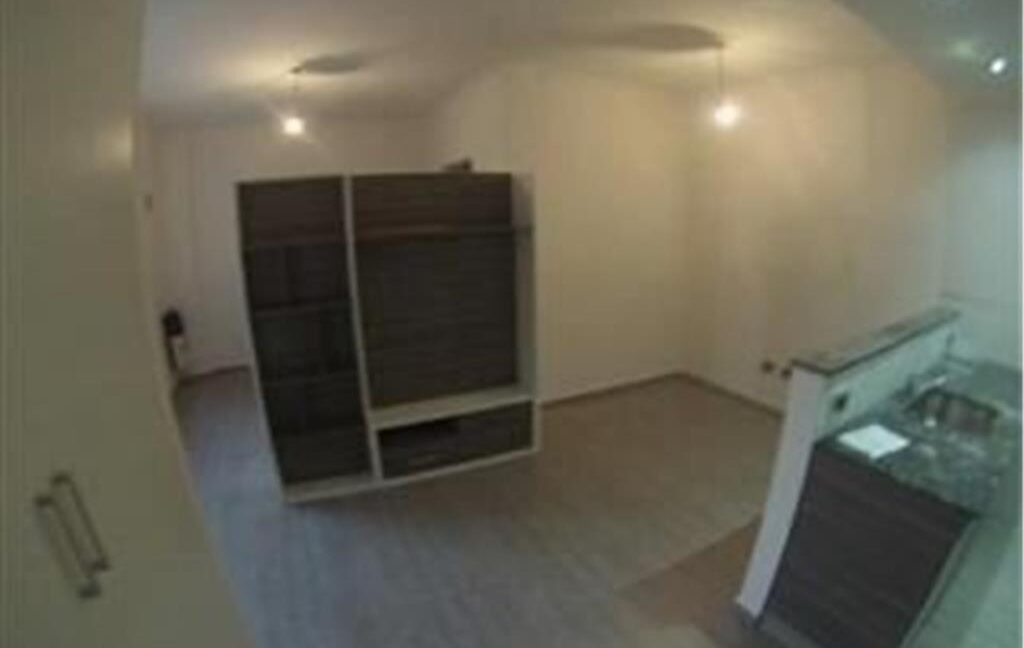 4bec2a1a-dda9-42f3-87a4-4a1578adcf38_medium