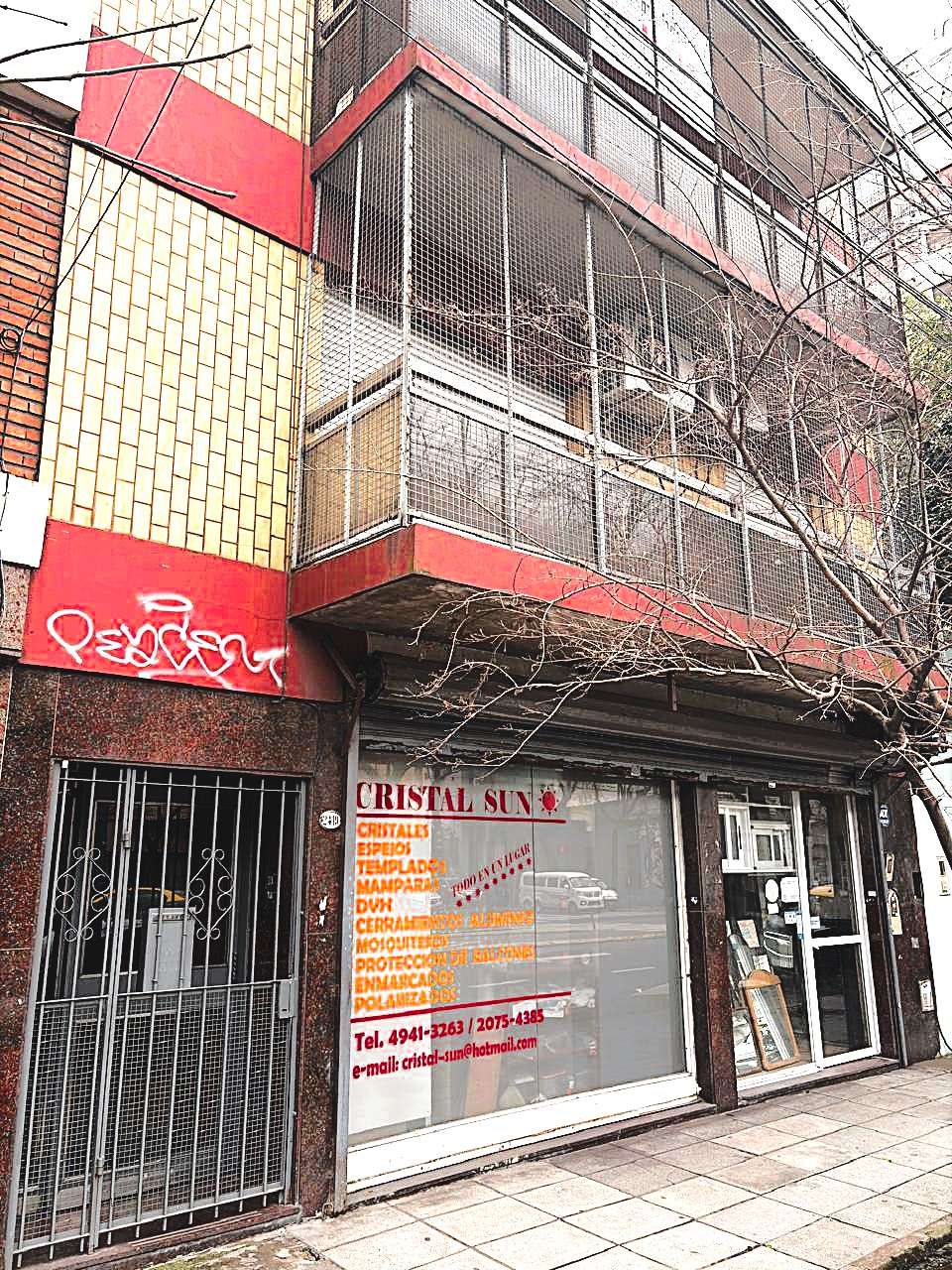 Excelente Semipiso de 3 ambiente al Frente con Balcón corrido